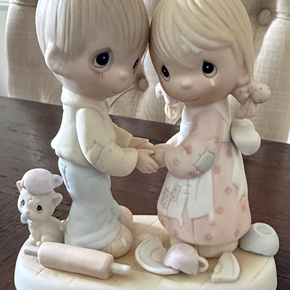 Precious Moments Cream and Pink Baking Children Figurine - Picture 3 of 4